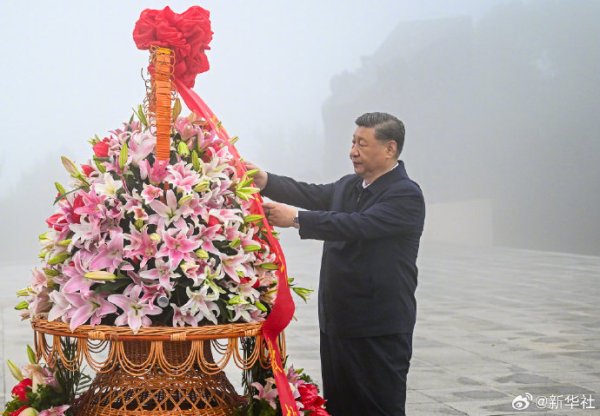 金策略 习近平在山西阳泉市向抗战烈士敬献花篮并参观百团大战纪念馆